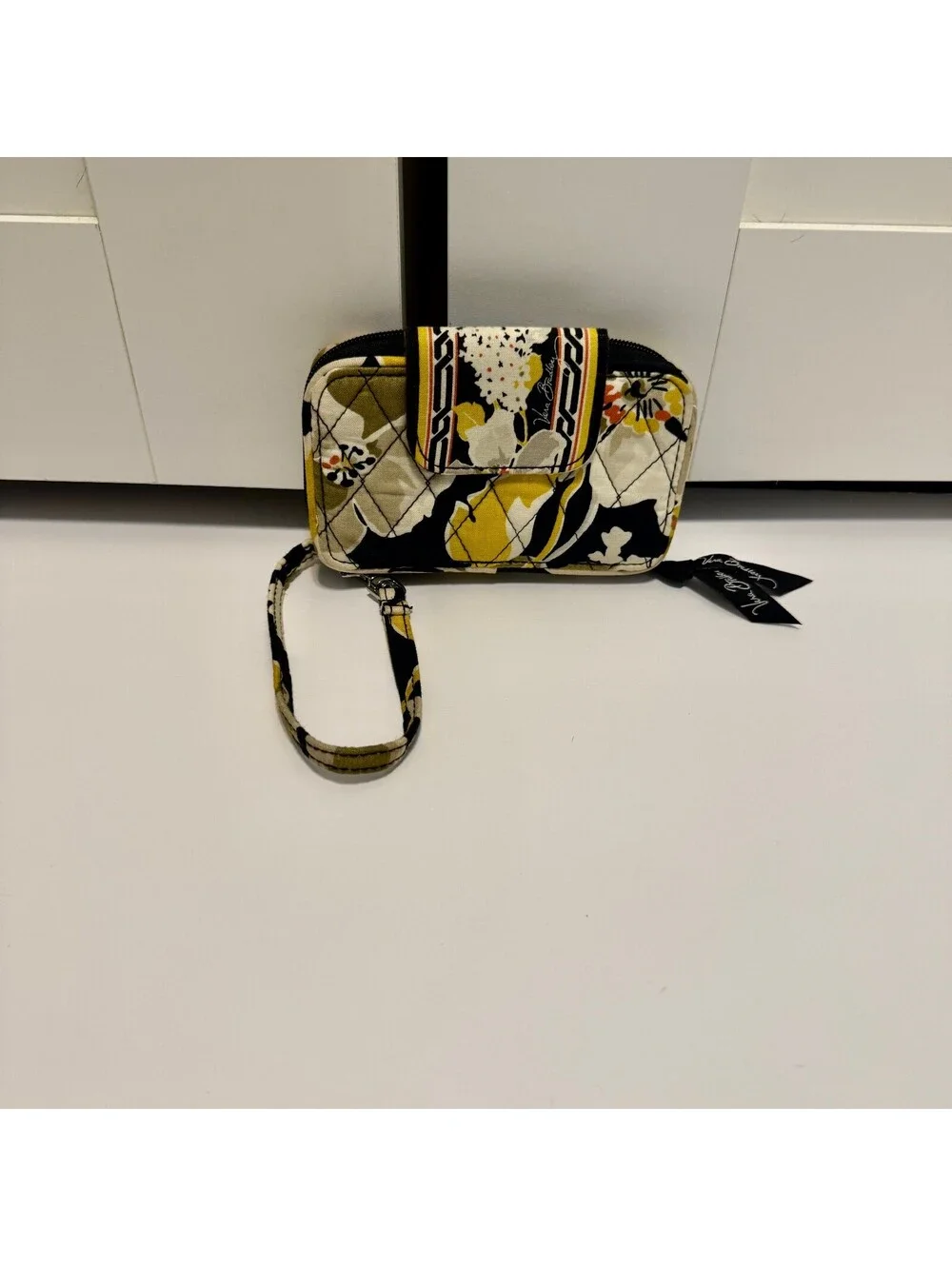 Vera Bradley Quilted Wristlet Wallet ID Holder Floral Zip Around